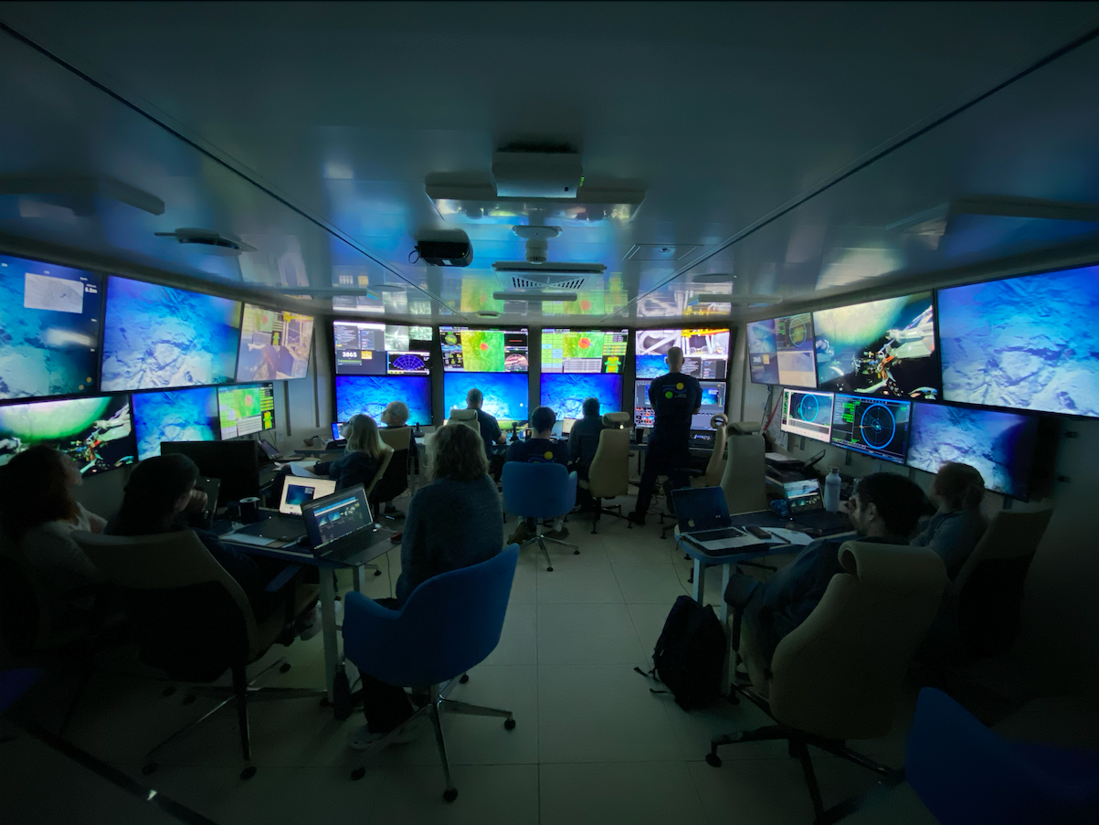 ROV control room, Falkor (too)
