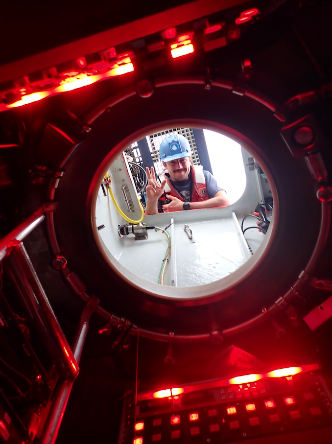 View through the Alvin hatch